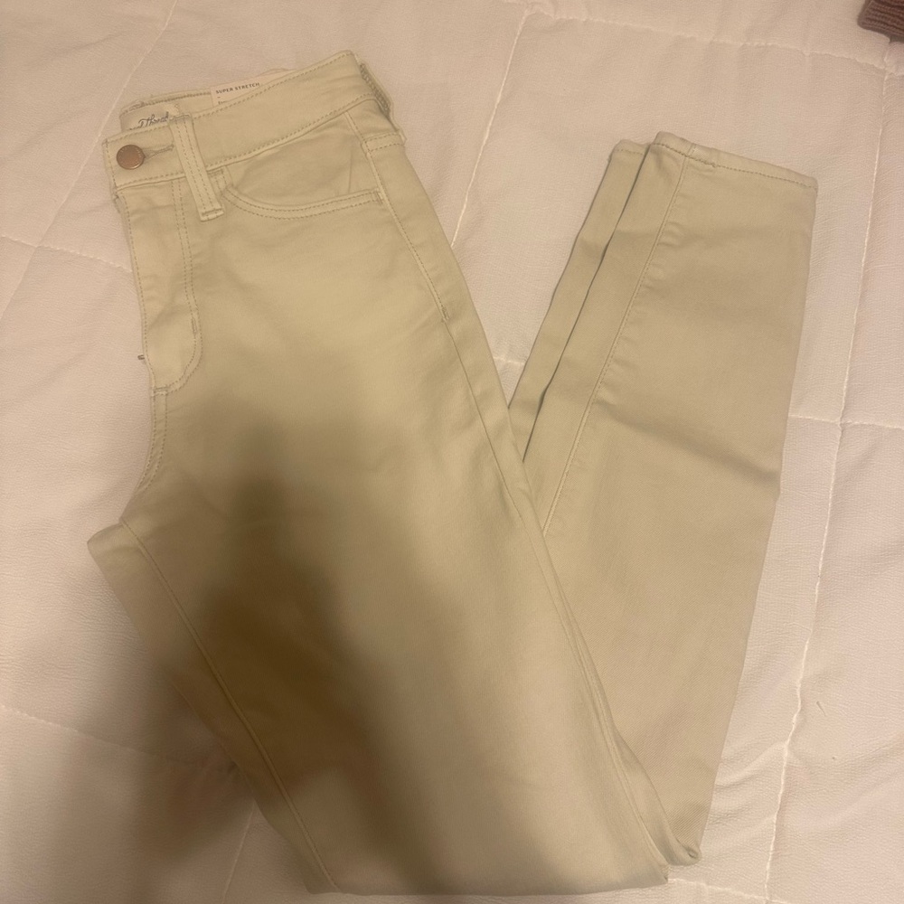 Cream High-Waisted Jeans